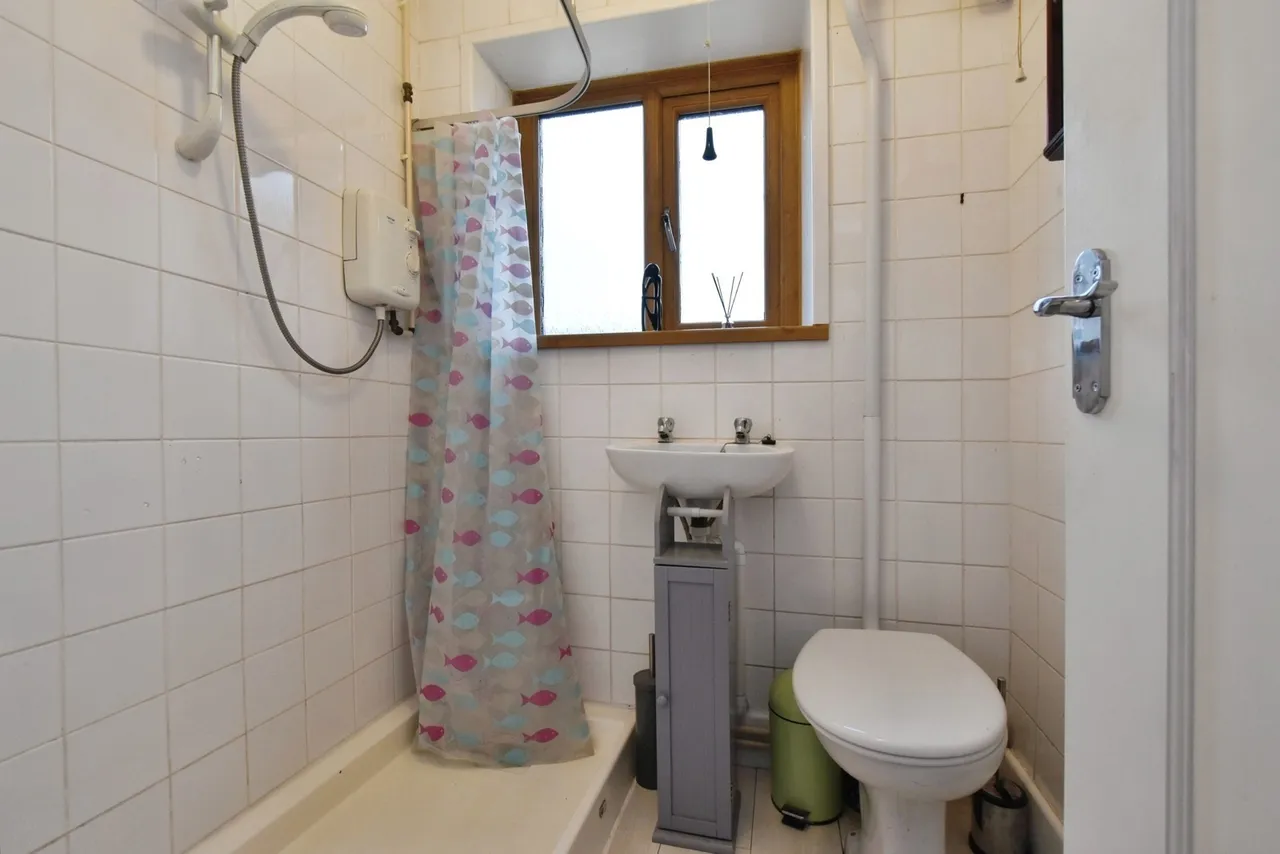 Dan Yr Allt, Llanelli, SA14, photo 15