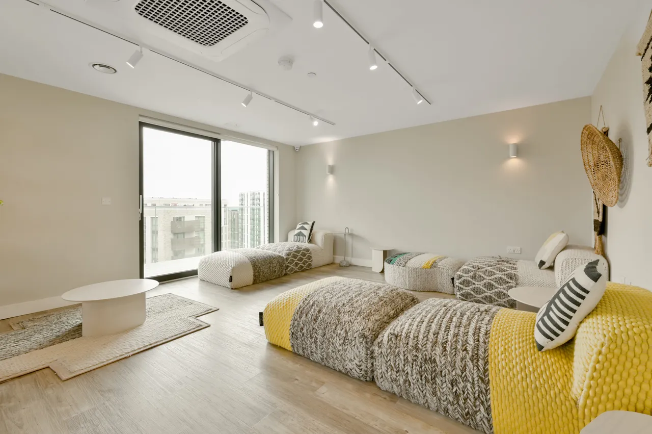 Brentford, TW8, photo 36