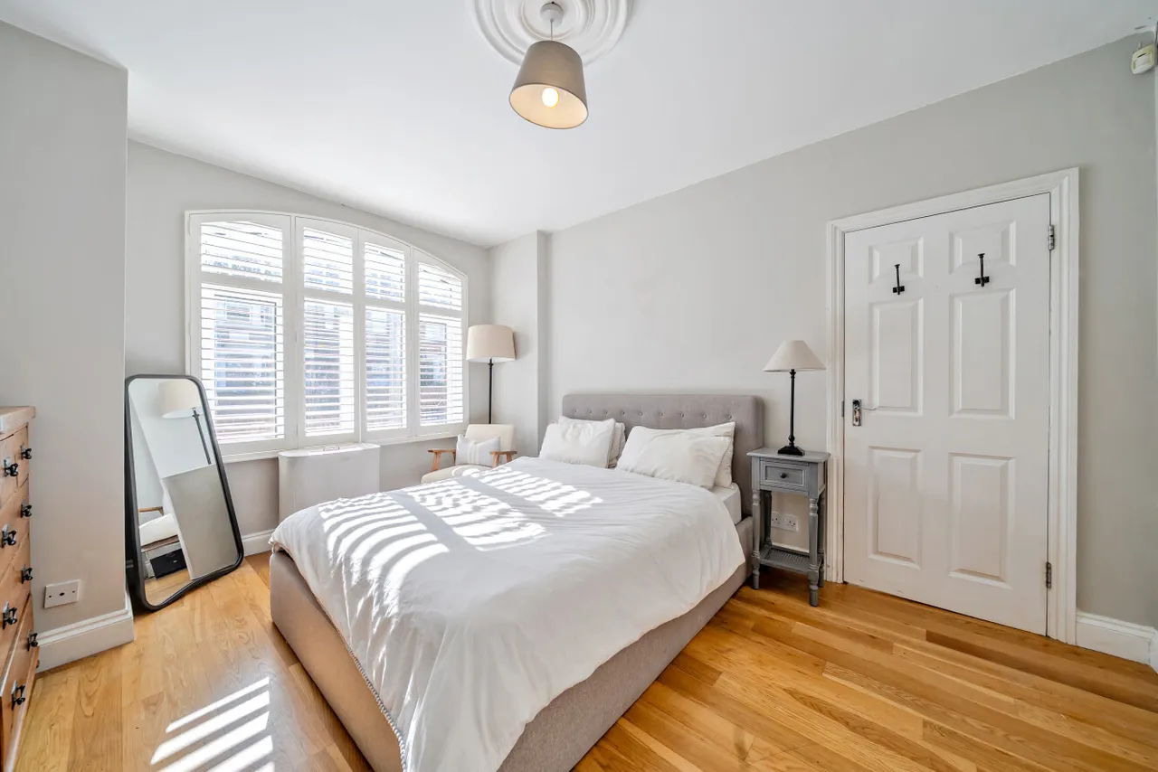 2 bed flat for sale — Kingston Road, Raynes Park, London, SW20