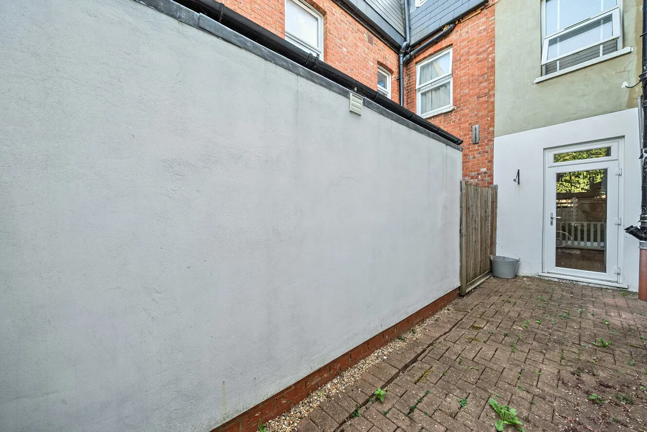 Kingston Road, Raynes Park, London, SW20, photo 11