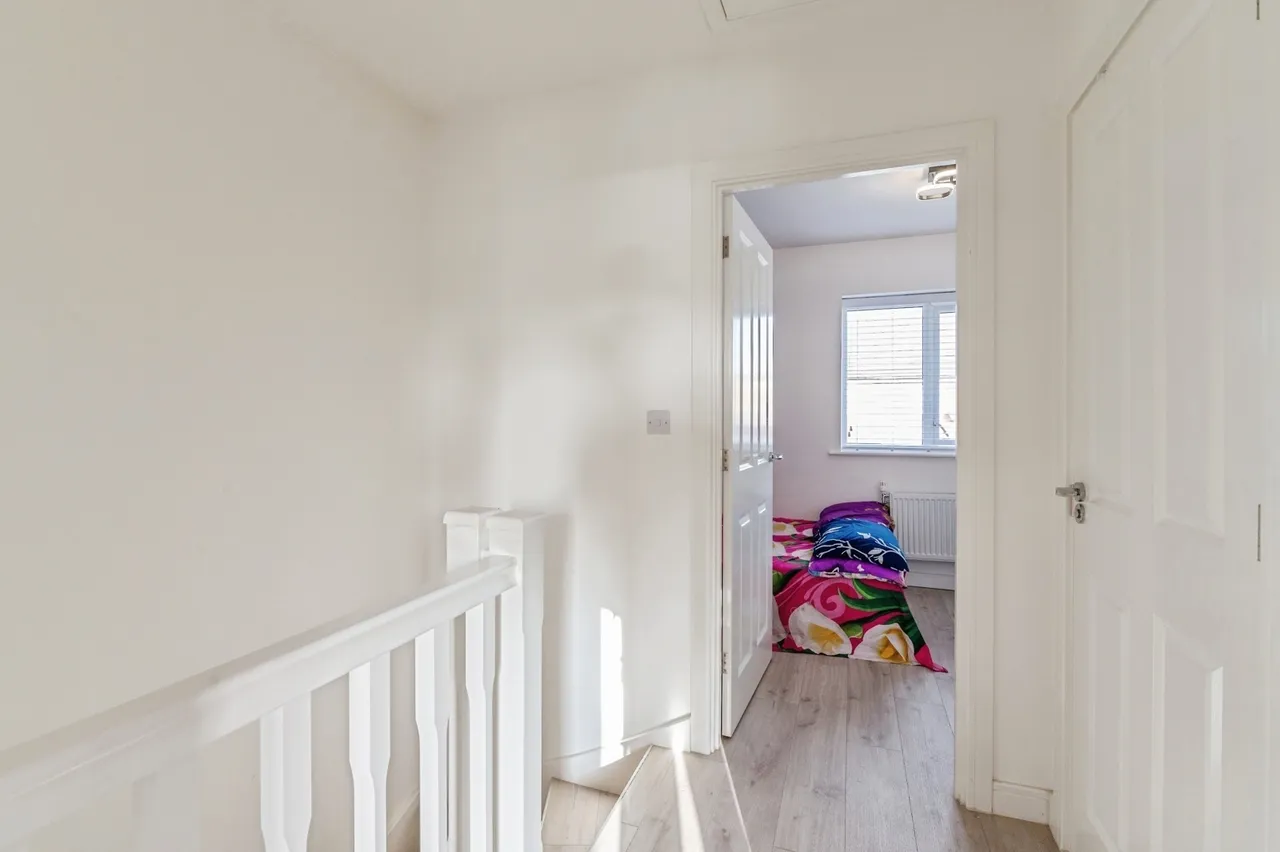 Killarney Crescent, West Thurrock, RM20, photo 14