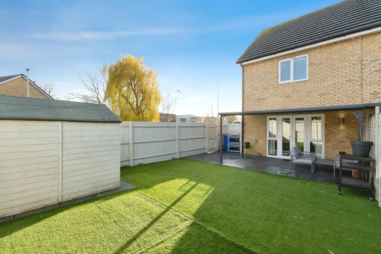 Killarney Crescent, West Thurrock, RM20, photo 4