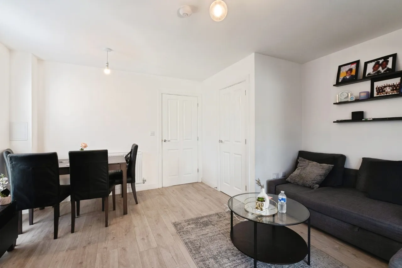 Killarney Crescent, West Thurrock, RM20, photo 11