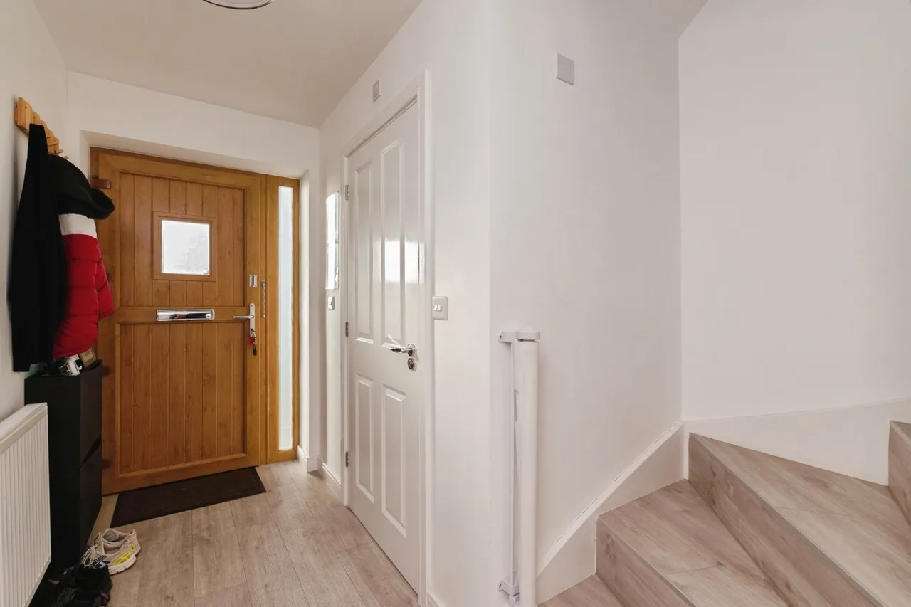 Killarney Crescent, West Thurrock, RM20, photo 6