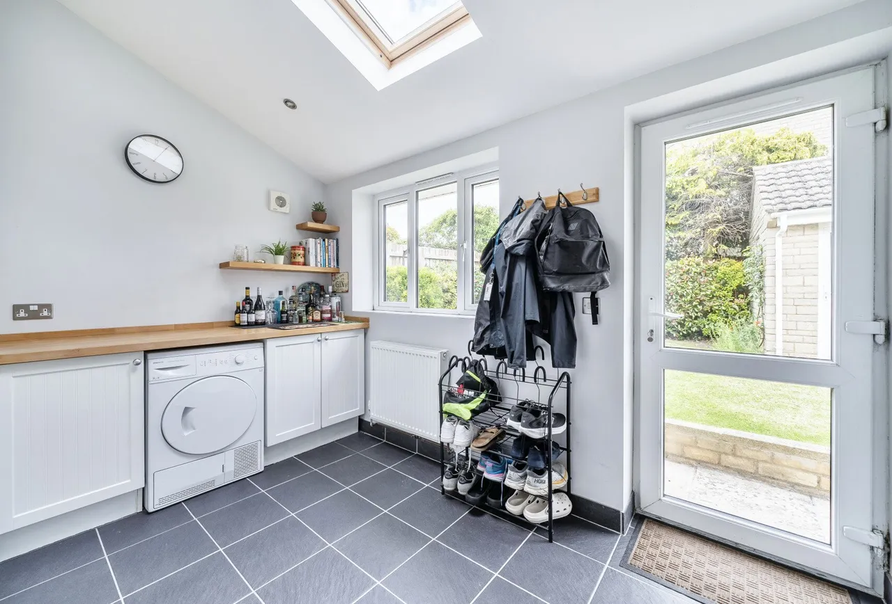 Pottersfield Road, Gloucestershire, Woodmancote, GL52 9PY, photo 5