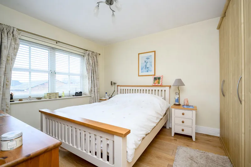 Kings Gate, Addlestone KT15 1UD, photo 6