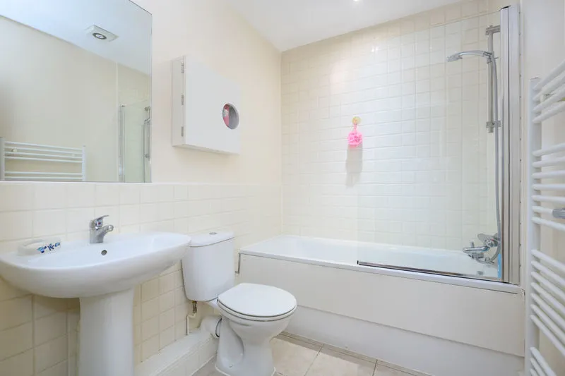 Kings Gate, Addlestone KT15 1UD, photo 8