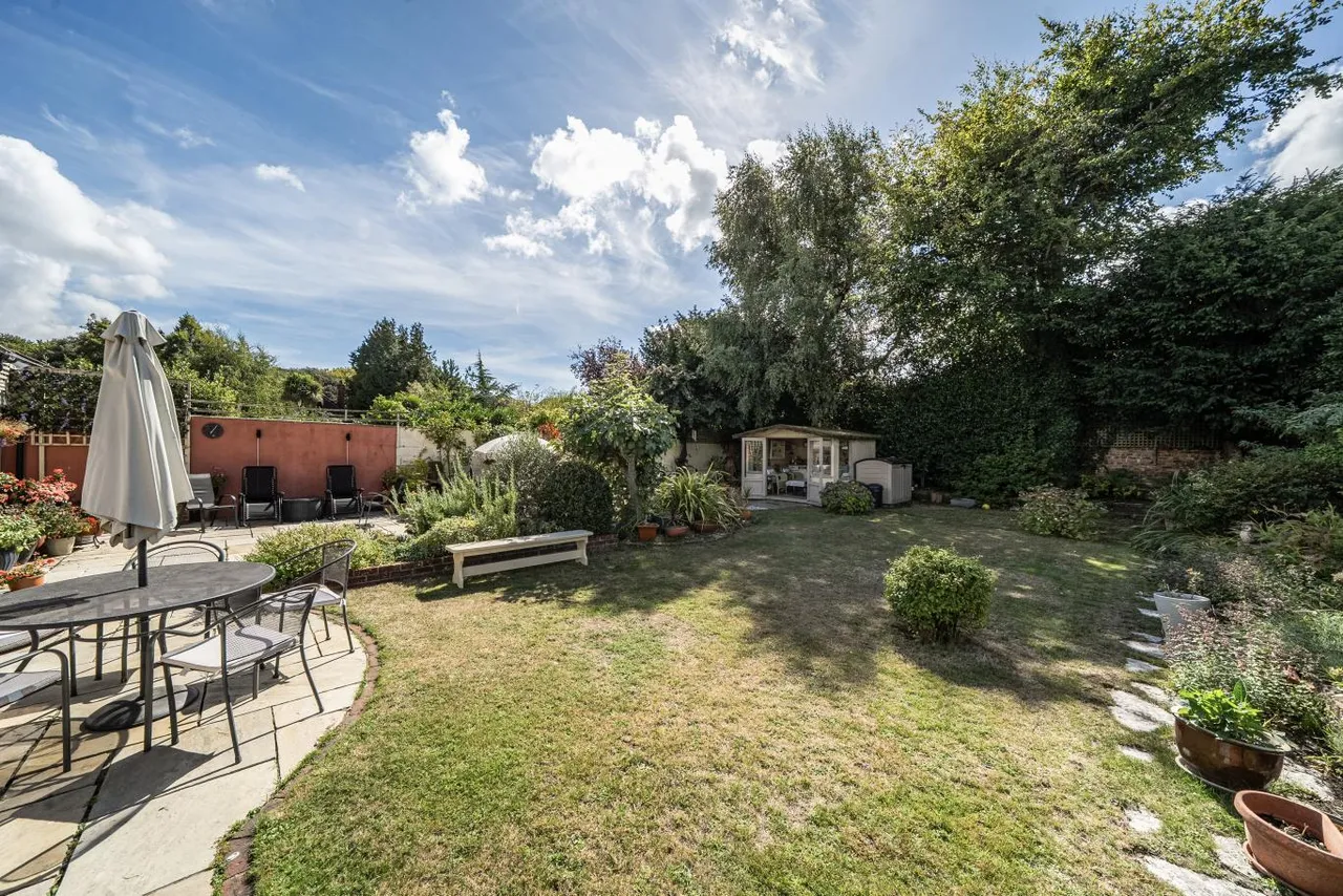 St Albans Avenue, BH8, photo 19