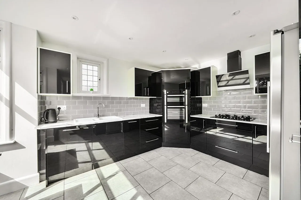 St Albans Avenue, BH8, photo 14