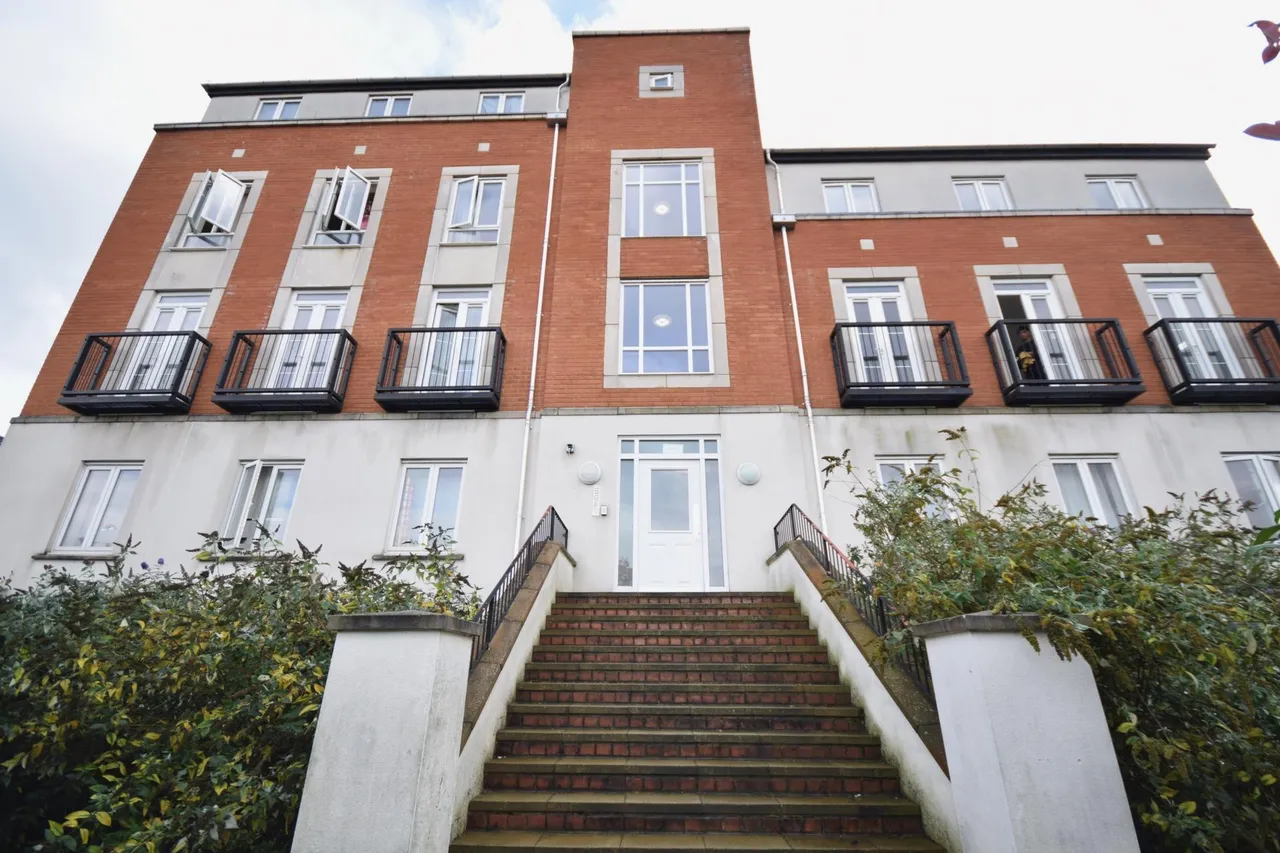 3 bed flat to rent, Dragon Road, Hatfield, AL10