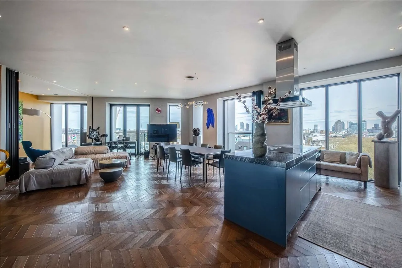 3 bed flat for sale — Newton Street, London, WC2B 5EL