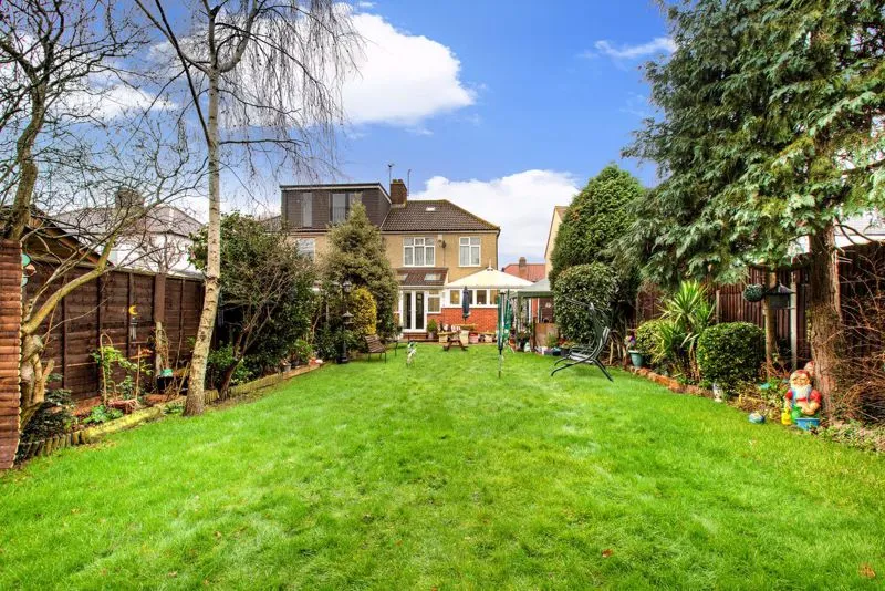 Mawney Road, Romford RM7 8DL, photo 2