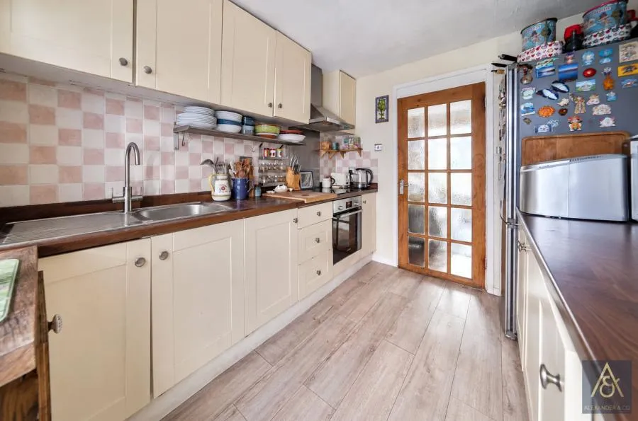 Vicarage Close, Steeple Claydon, MK18, photo 14