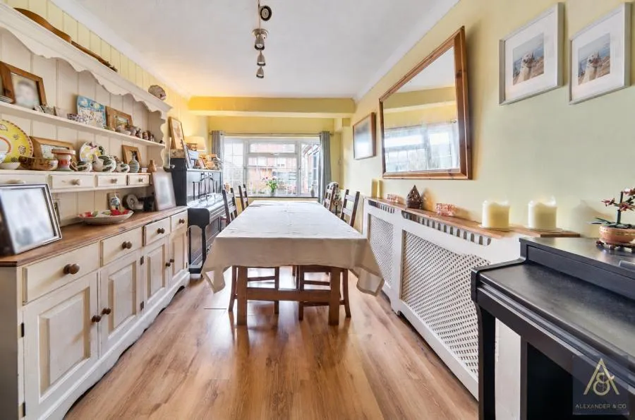 Vicarage Close, Steeple Claydon, MK18, photo 3