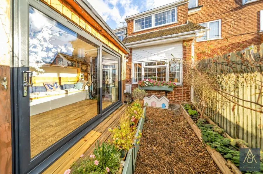 Vicarage Close, Steeple Claydon, MK18, photo 4