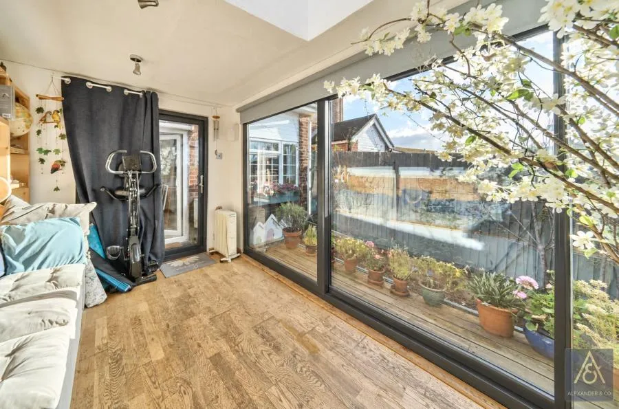 Vicarage Close, Steeple Claydon, MK18, photo 15