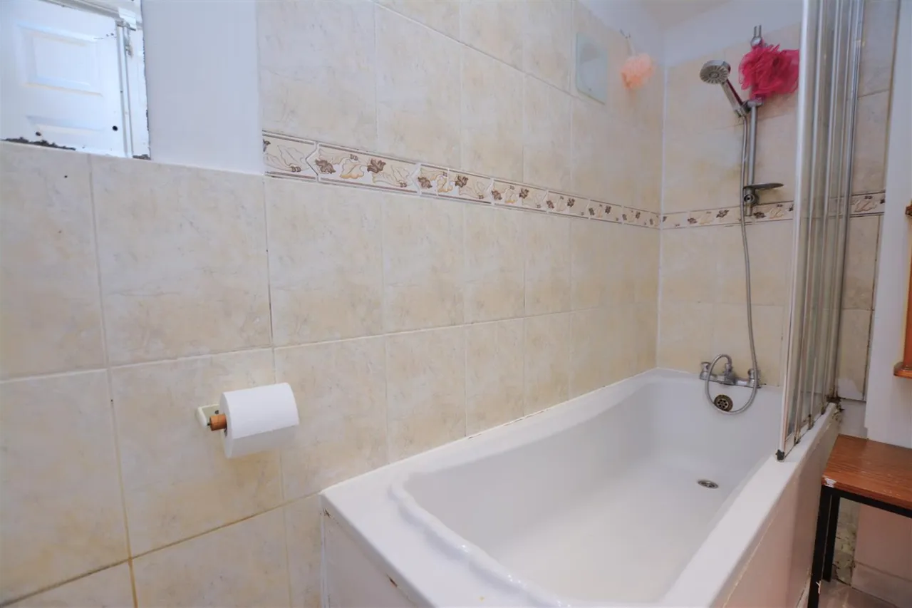 Carter Road, Colliers Wood, Tooting, SW19, photo 6