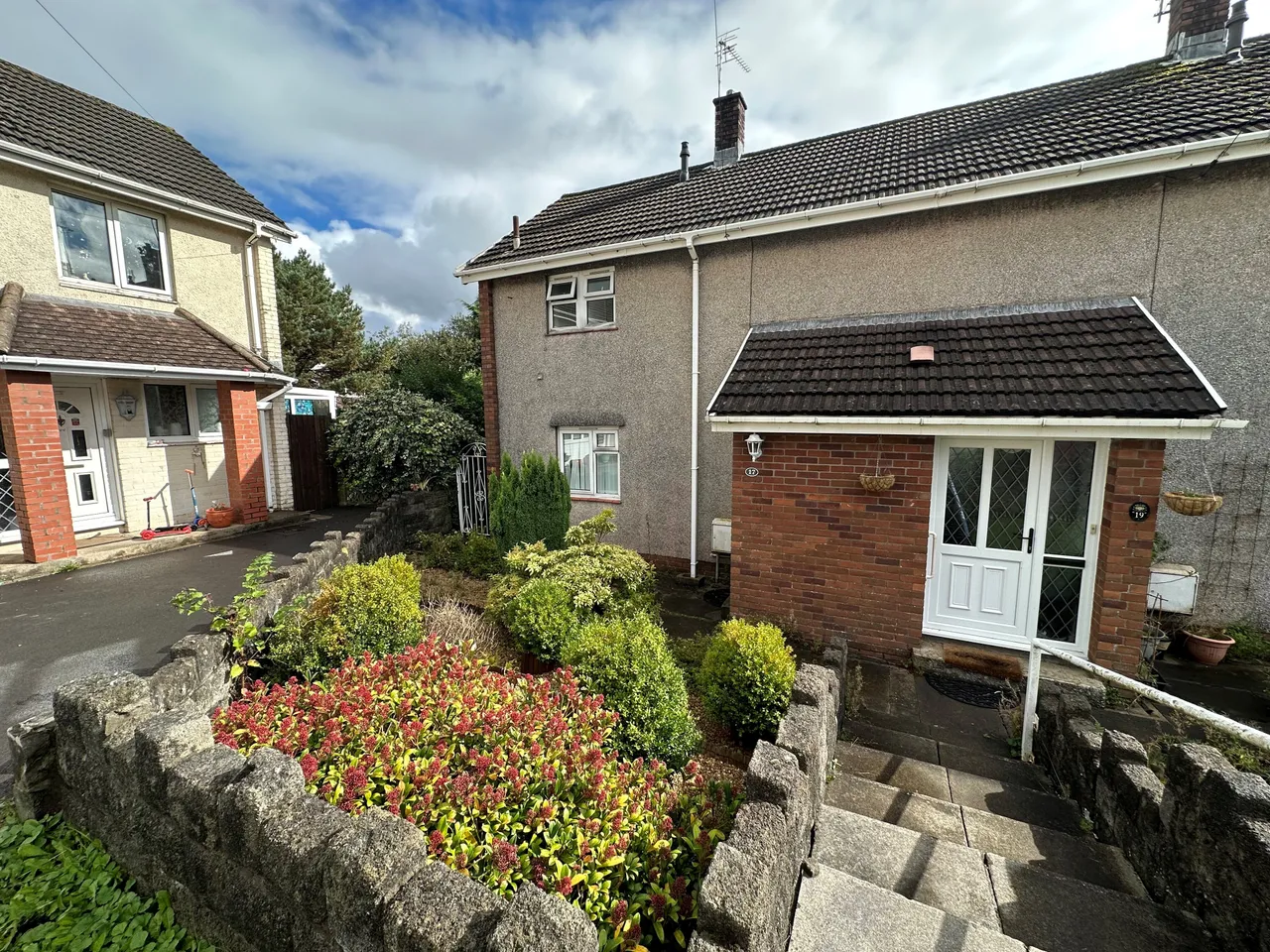 2 bed house to rent, Mayflower Close, Sketty, SA2