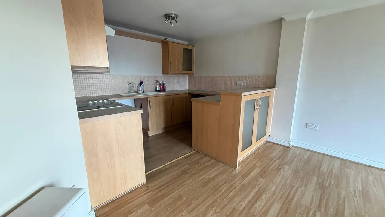 Waterfront Way, Walsall, WS2, photo 2