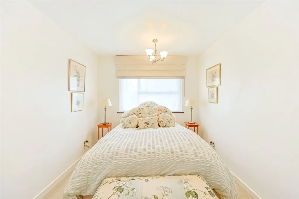 Hardwick Green, Ealing, W13, photo 12