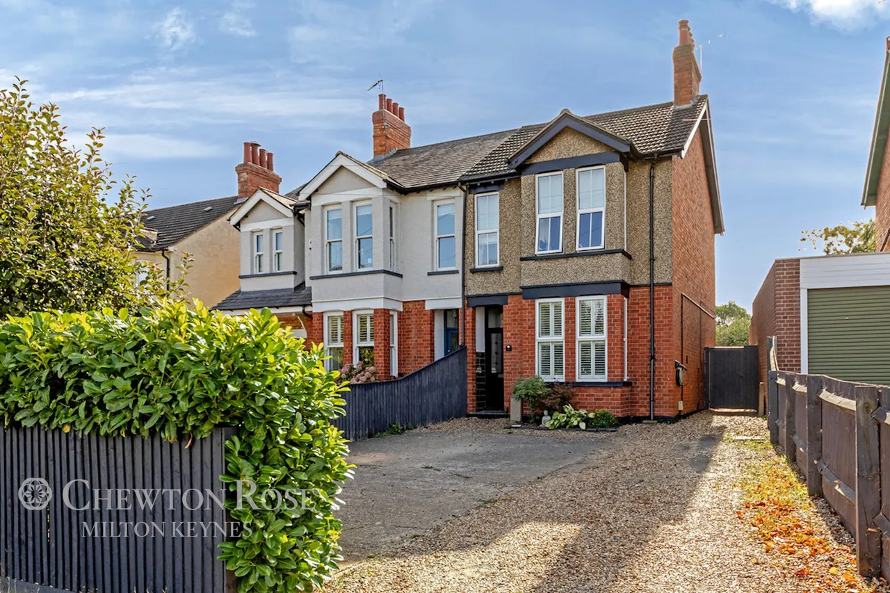 3 bed house for sale, Wolverton Road, Newport Pagnell
