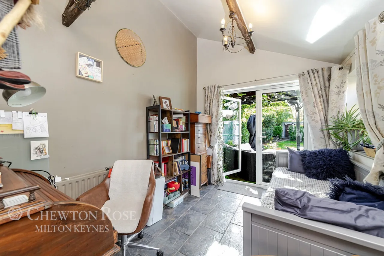 Wolverton Road, Newport Pagnell, photo 17