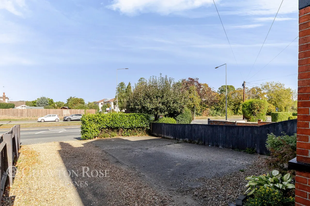Wolverton Road, Newport Pagnell, photo 41