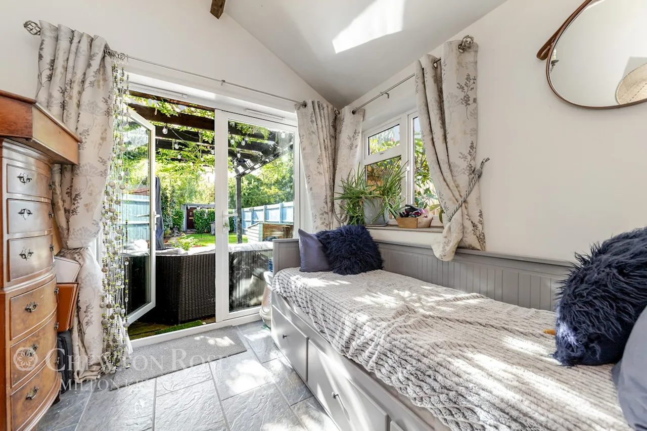 Wolverton Road, Newport Pagnell, photo 18