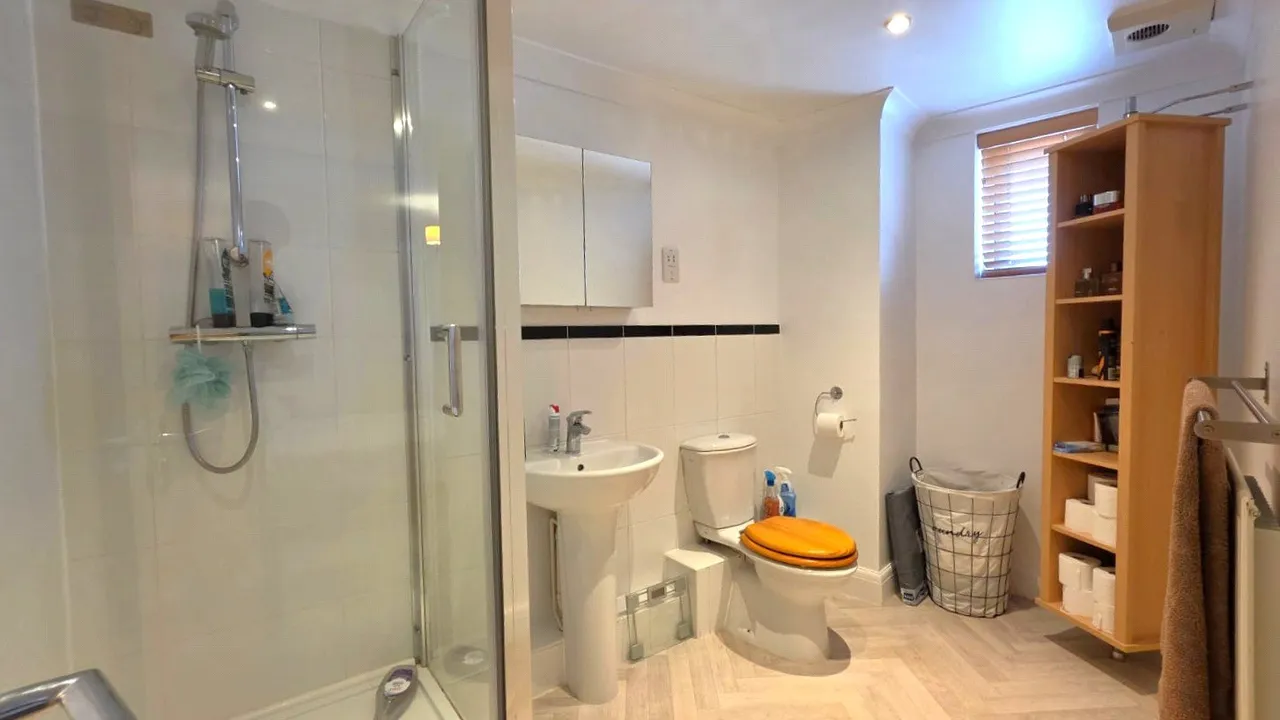 Lumley Road, Horley, RH6, photo 8