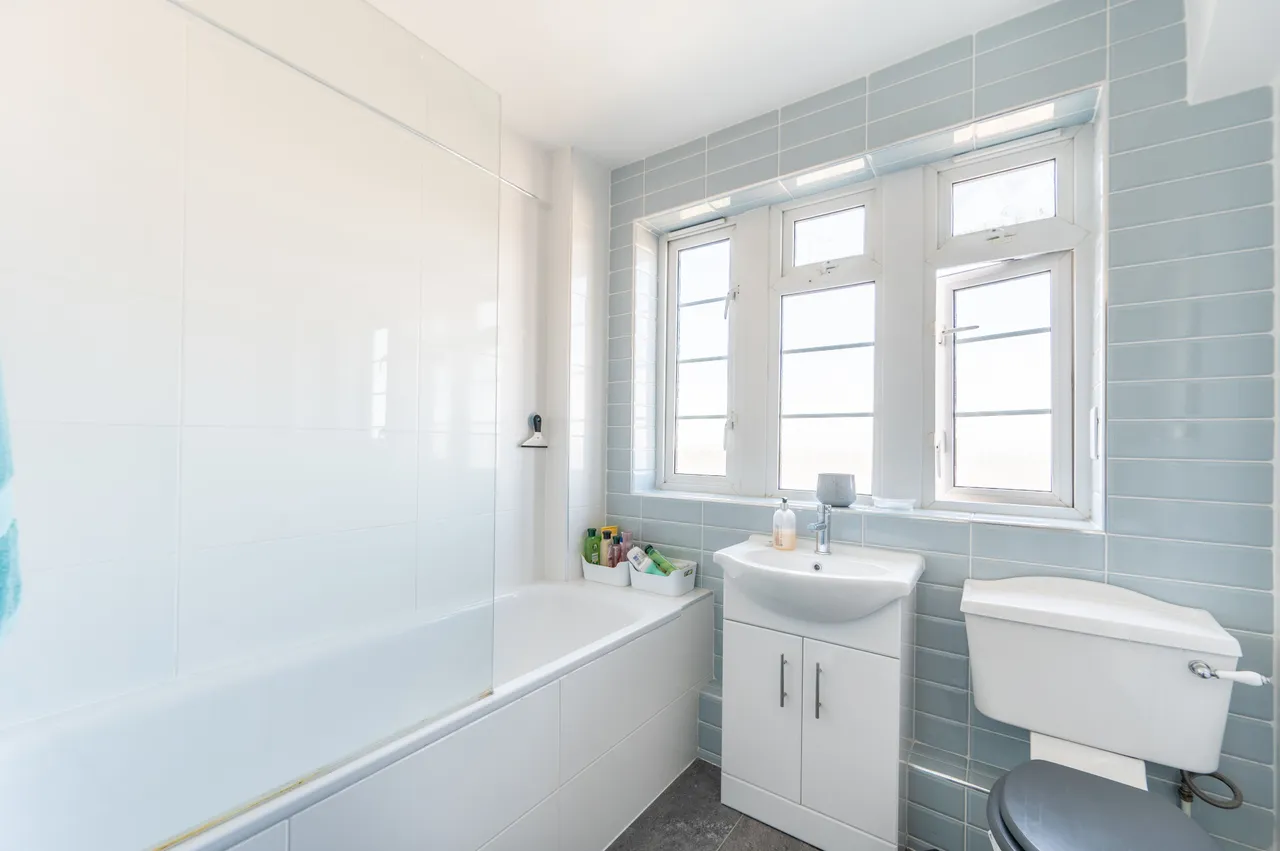 80 Ashford Court, Ashford Road, London, photo 6