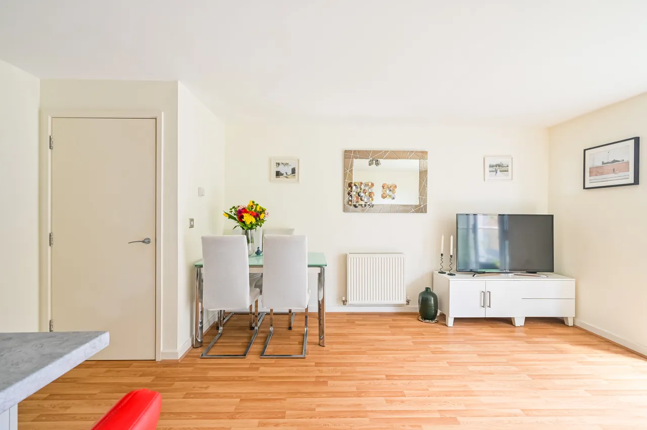 7 Clematis Apartments, Merchant Street, London, photo 12
