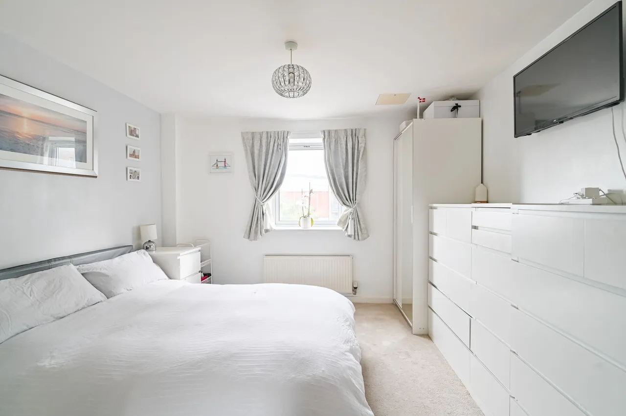 7 Clematis Apartments, Merchant Street, London, photo 3