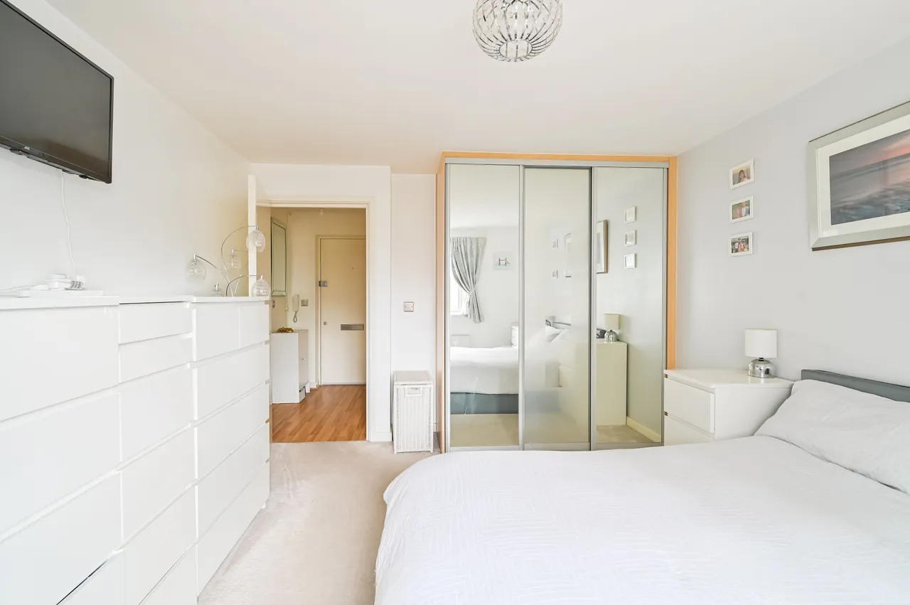 7 Clematis Apartments, Merchant Street, London, photo 9