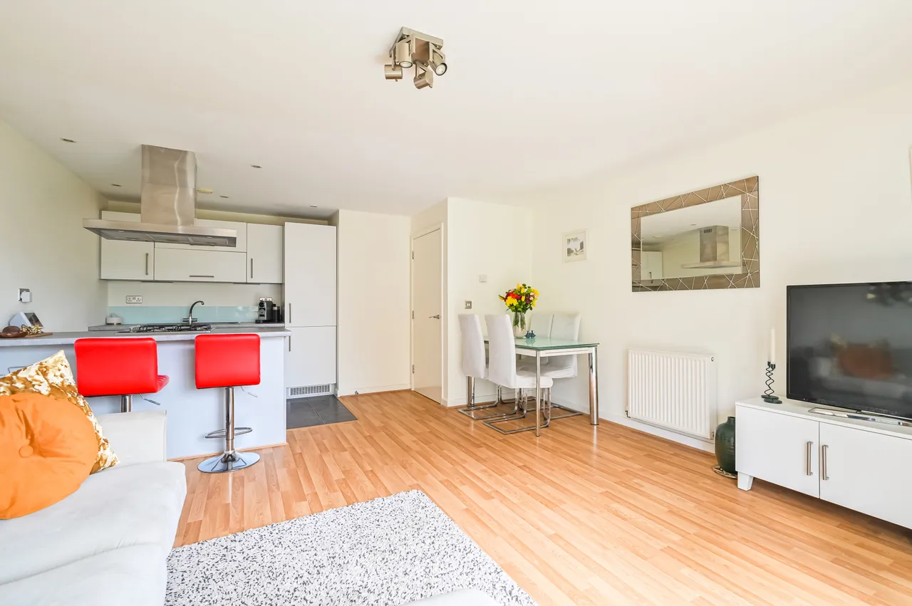 7 Clematis Apartments, Merchant Street, London, photo 10