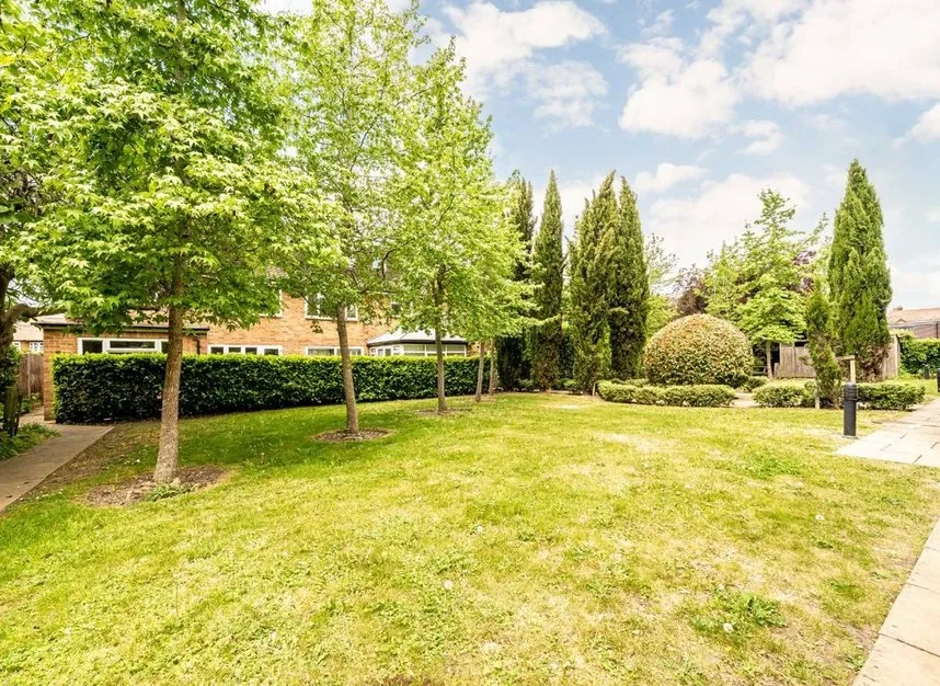 Percy Road, Hampton, TW12, photo 4