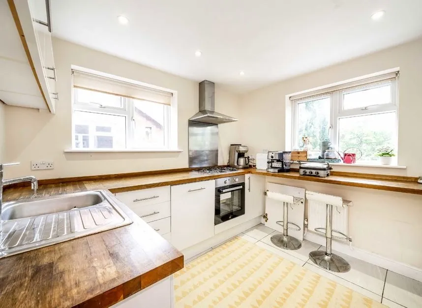 Percy Road, Hampton, TW12, photo 3