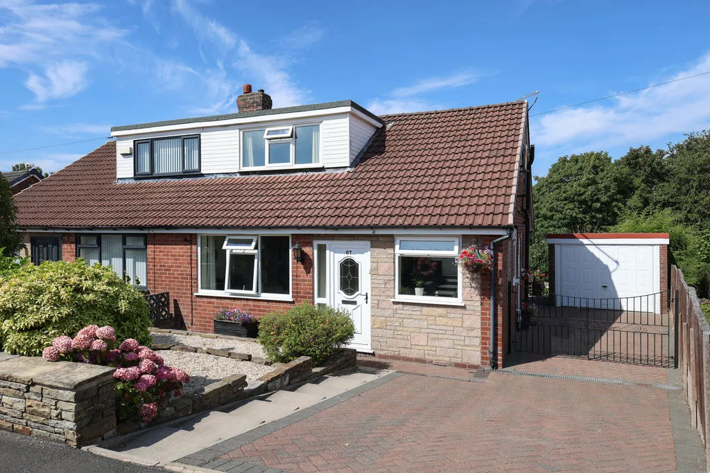 2 bed house for sale — Heights Avenue, Rochdale OL12 6JH