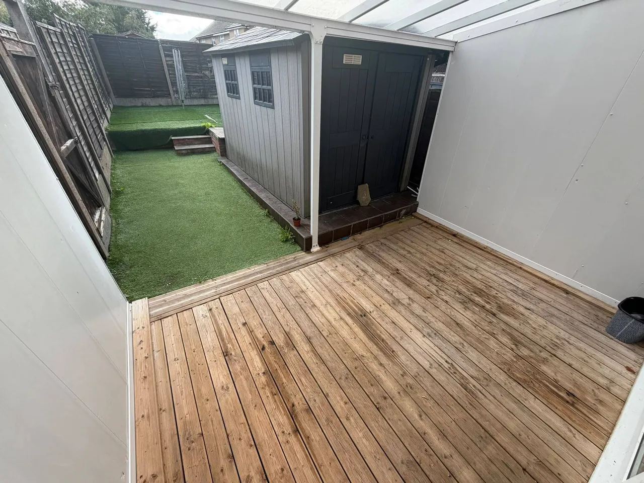 Swan Mead, LU4, photo 12