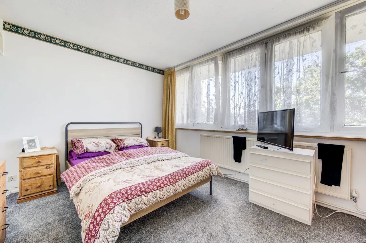 219 Tom Williams House, Clem Attlee Court, London, photo 6