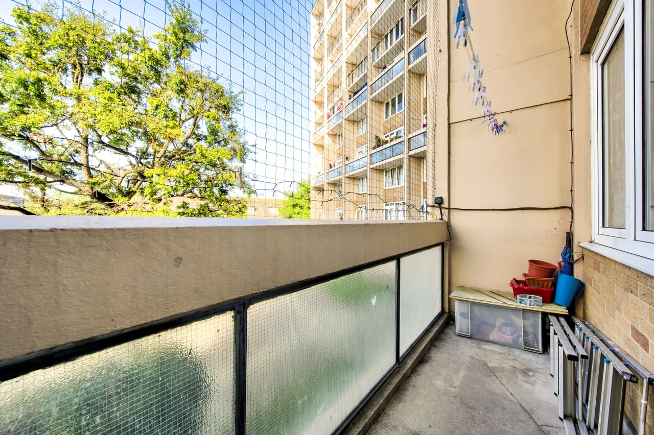219 Tom Williams House, Clem Attlee Court, London, photo 3