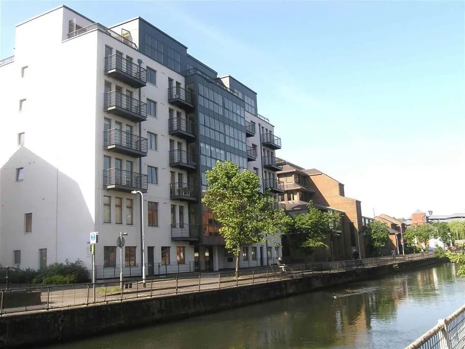 2 bed flat to rent, Queen's Road, Reading, RG1