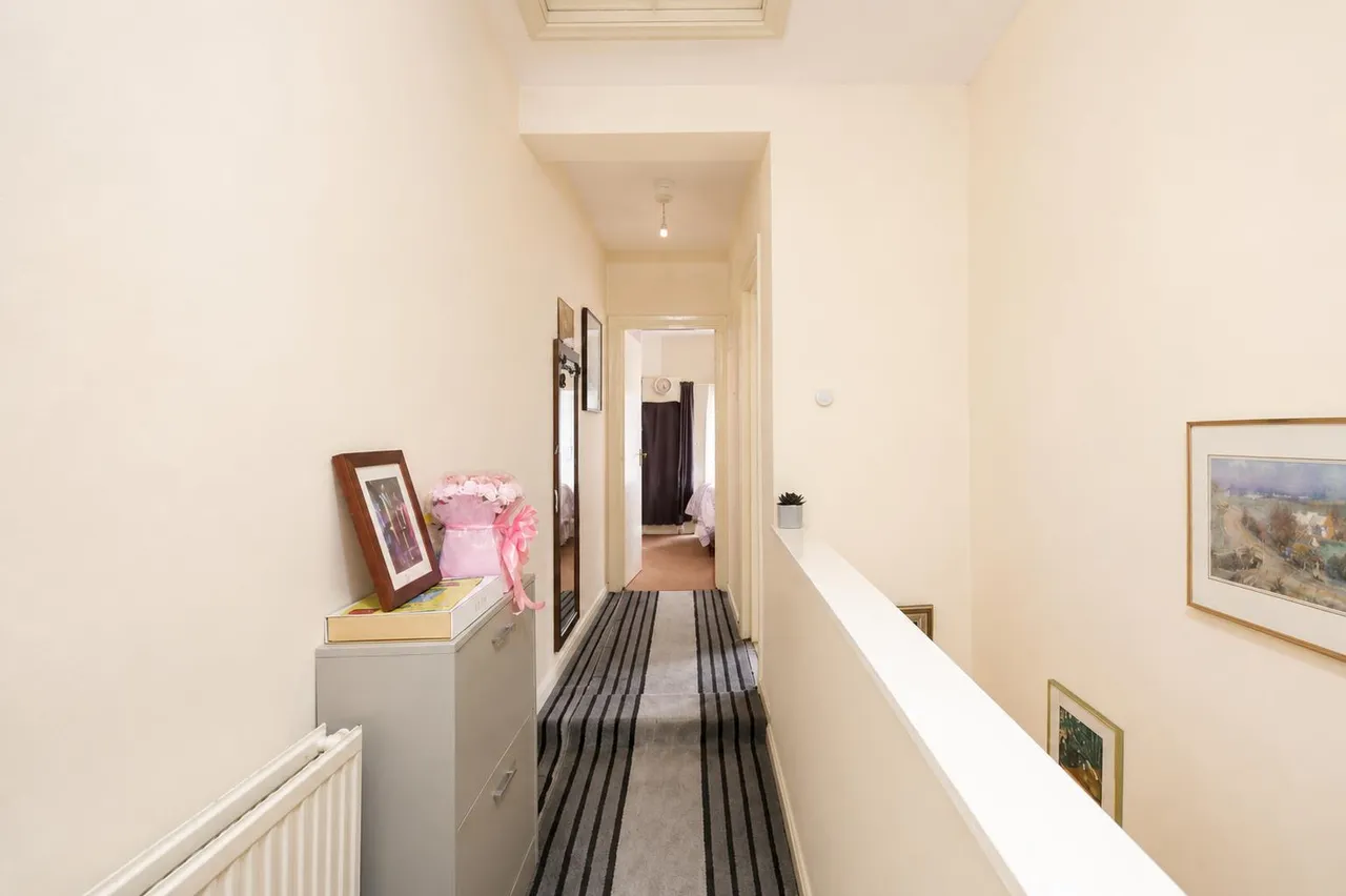Putney High Street, London, SW15, photo 6
