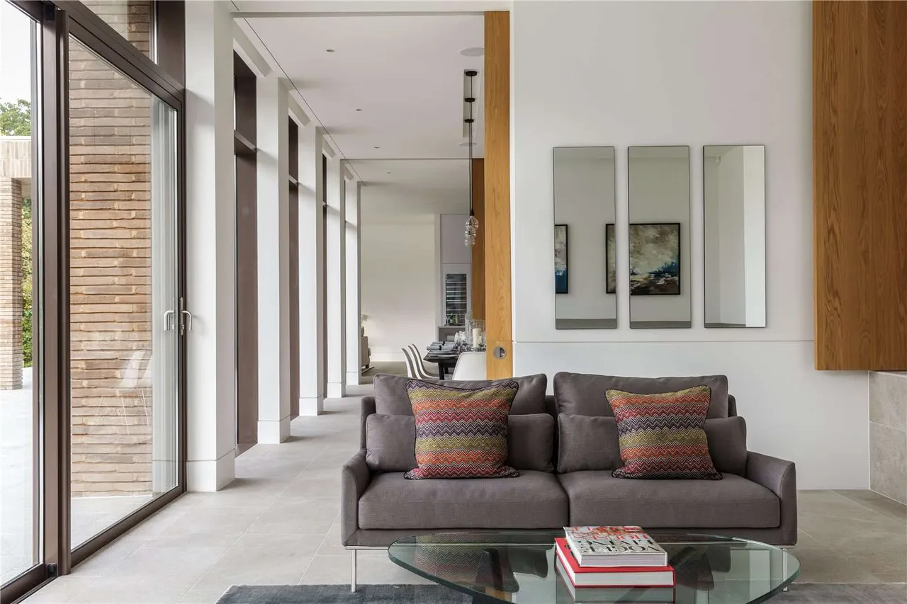 Carrwood, Hale Barns, Altrincham, Greater Manchester, WA15 0EP, photo 5