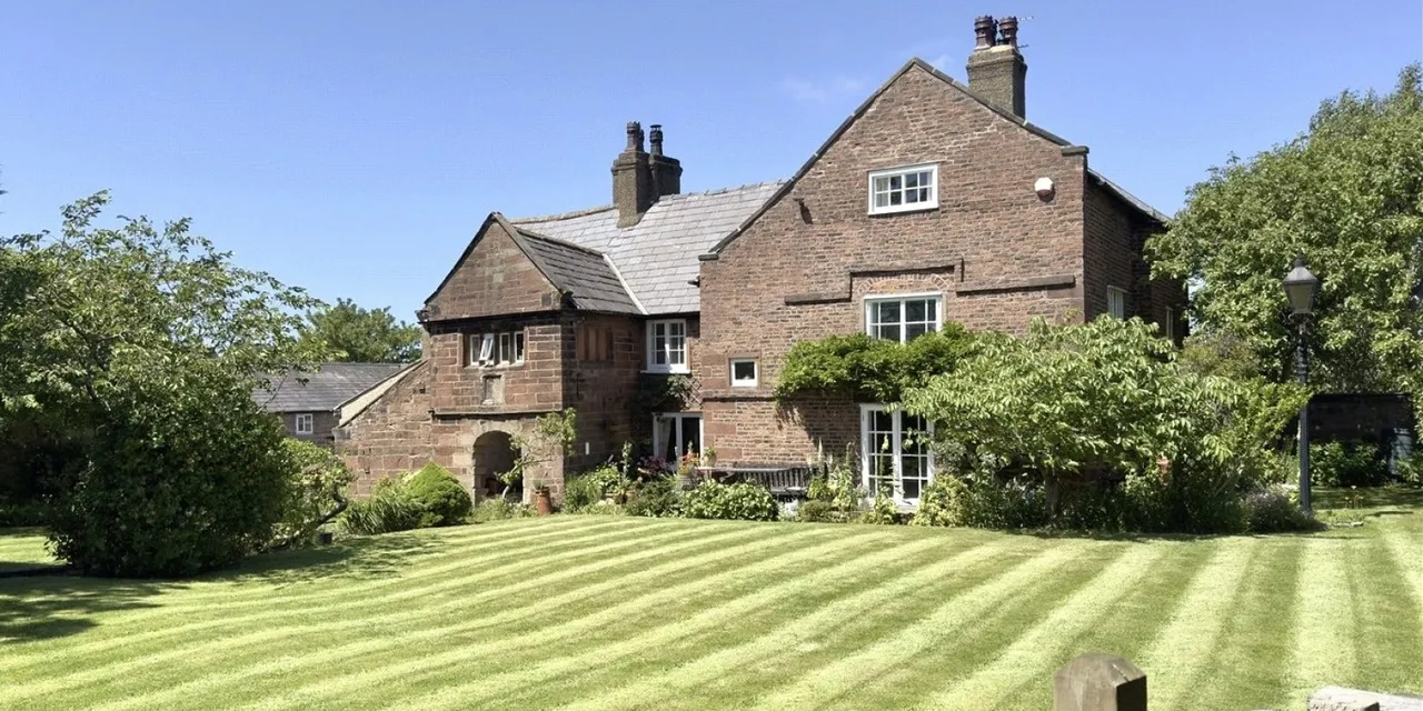 5 bed house for sale, Frankby Road, Wirral, CH49