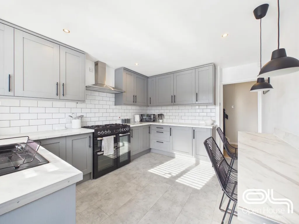 Searle Avenue, Stafford, ST16, photo 5