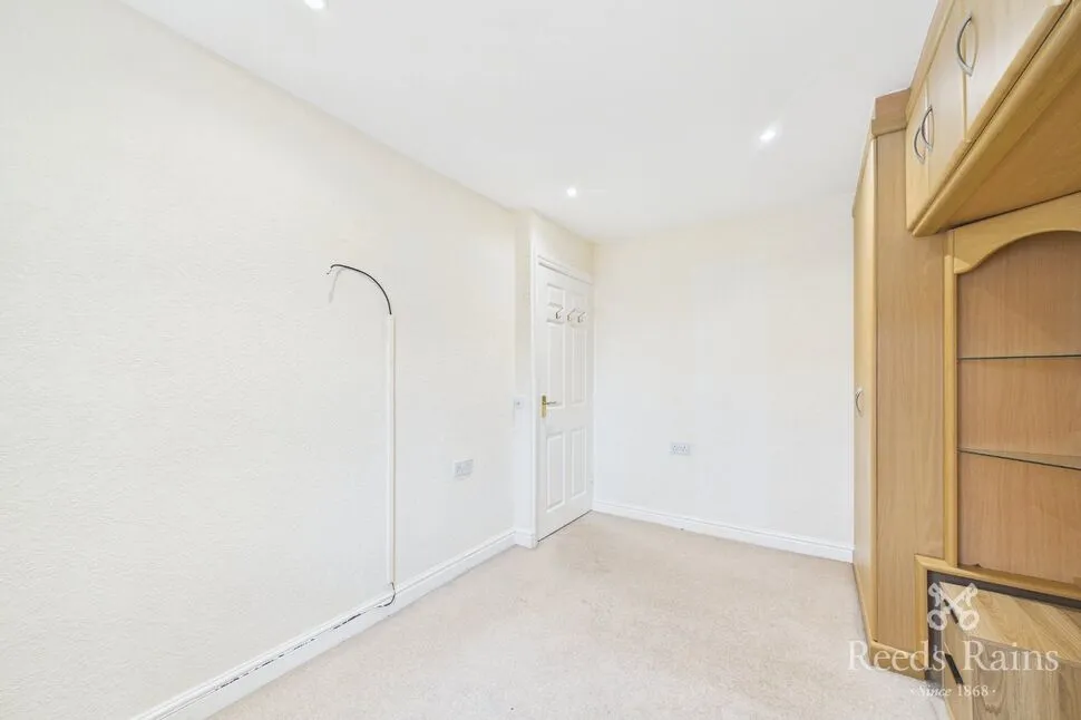 St. Albans Court, Wickersley, S66, photo 8