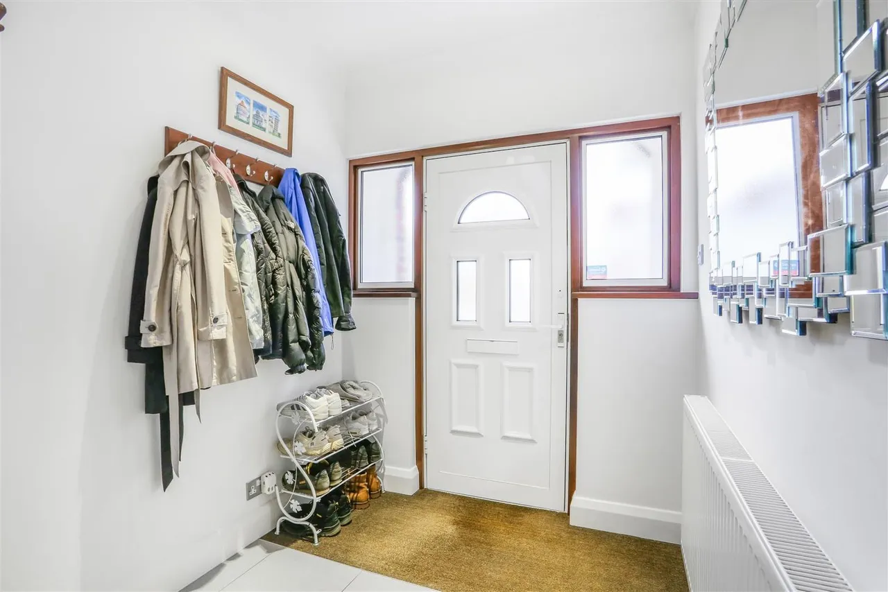 Woodstock Avenue, Sutton, SM3 9EG, photo 6