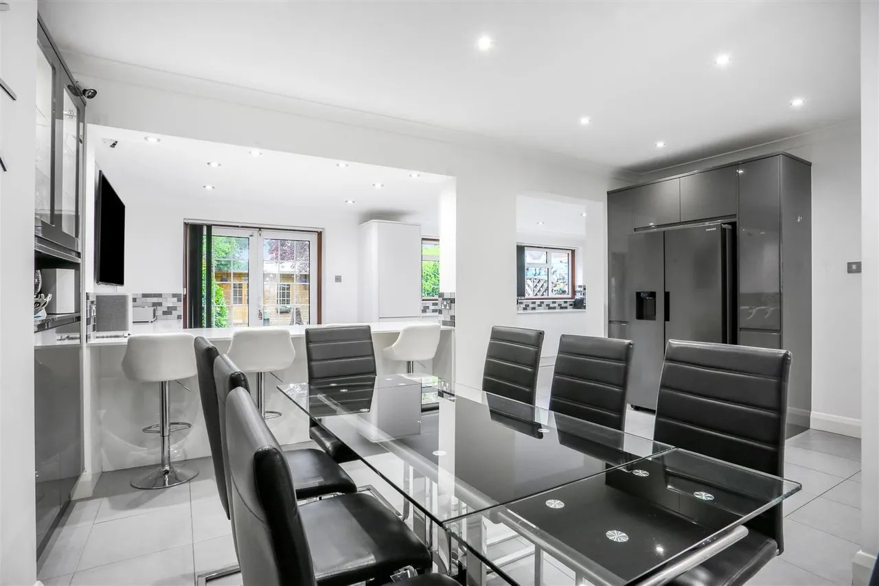 Woodstock Avenue, Sutton, SM3 9EG, photo 3