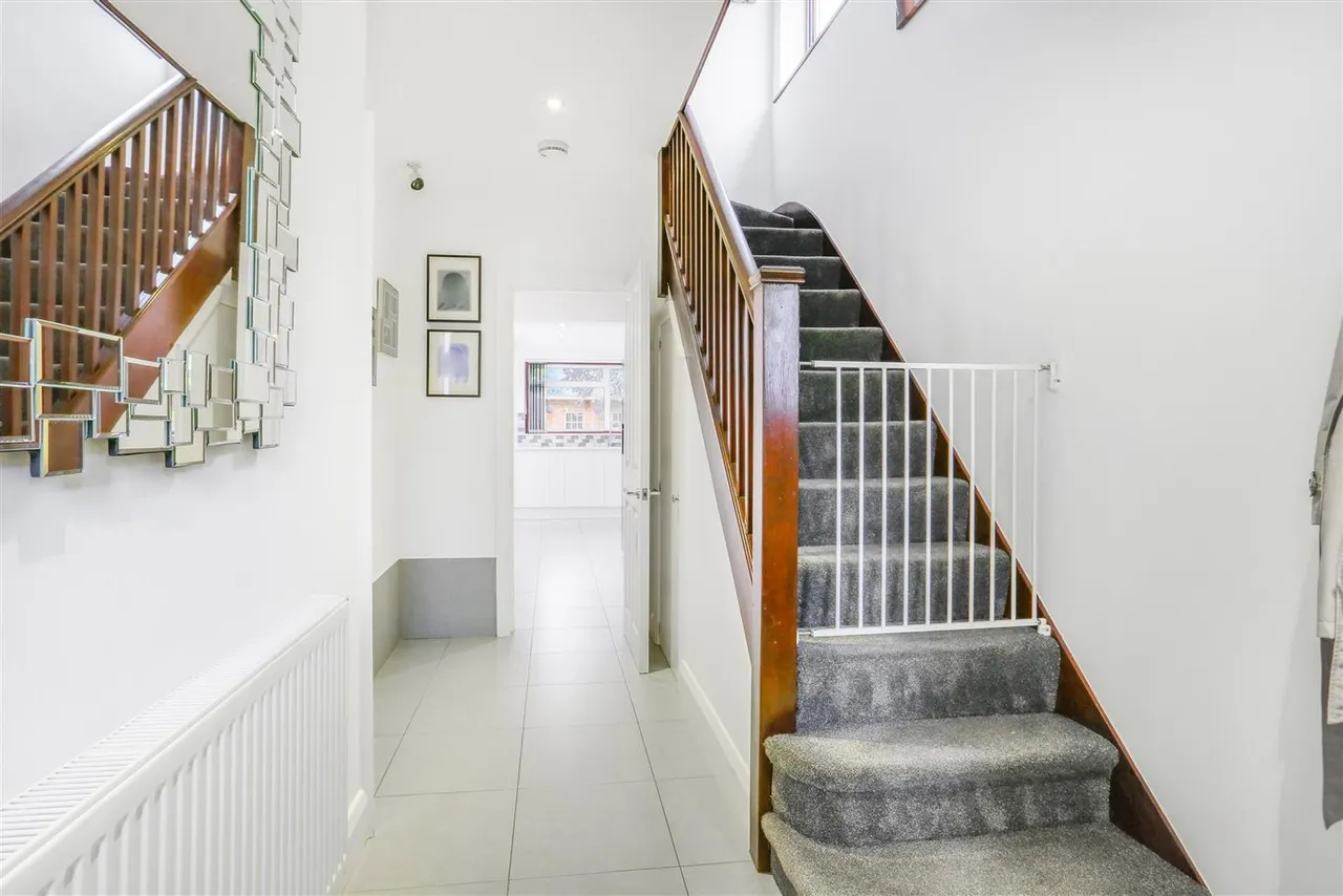 Woodstock Avenue, Sutton, SM3 9EG, photo 5