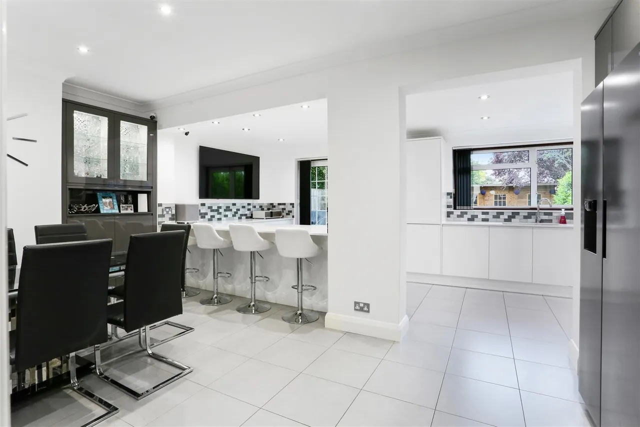Woodstock Avenue, Sutton, SM3 9EG, photo 8